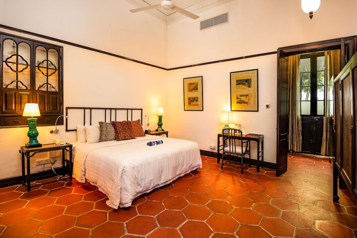 Room 27 of 151