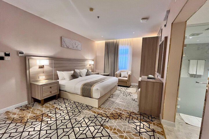 Room 14 of 73