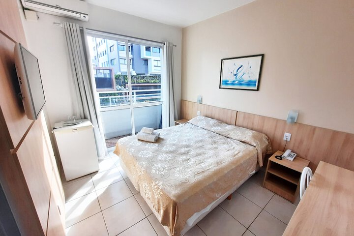 Room 5 of 40