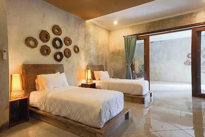 Room 47 of 165