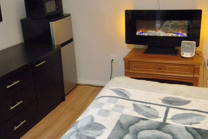 1 King Bed (7 of 14)