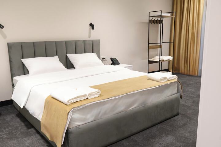 Room 8 of 20