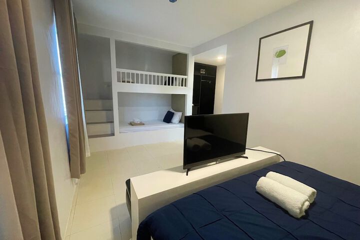 Room 10 of 38