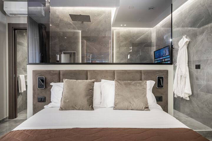 Room 53 of 105