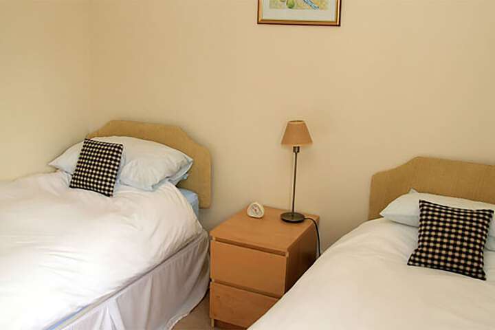 Room 5 of 16