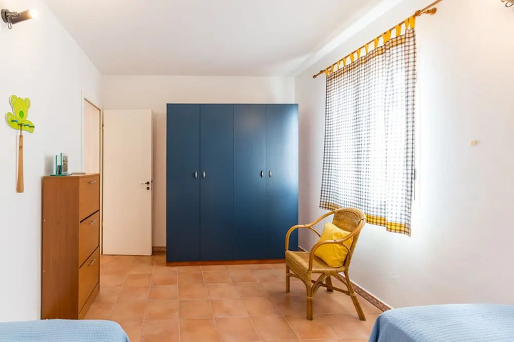 Room 4 of 14