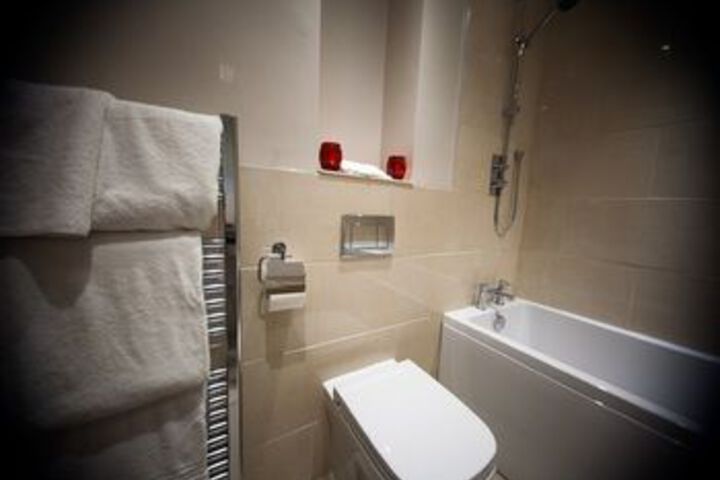 Room 4 of 60