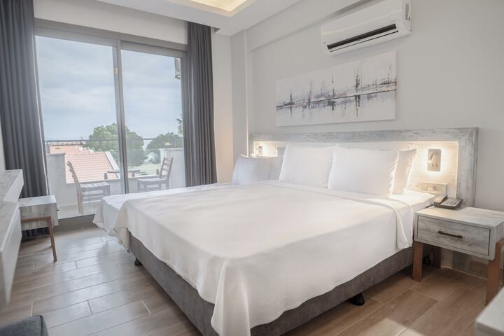 Room 55 of 169