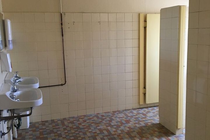 Room 14 of 30