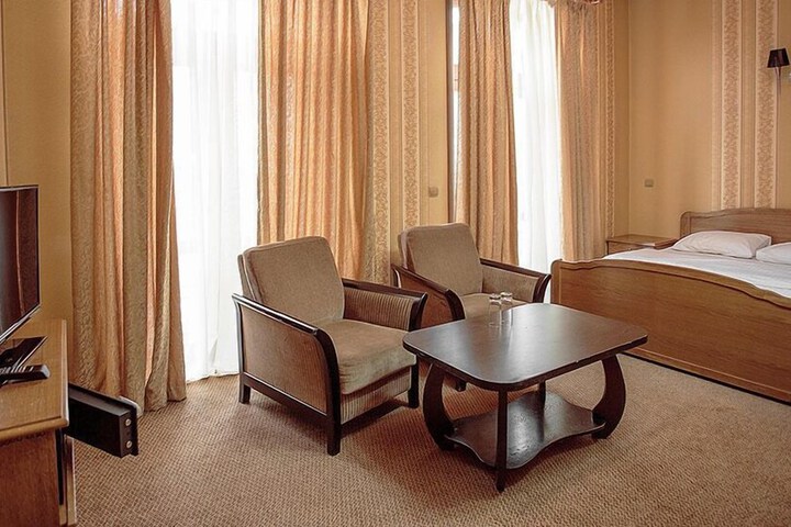 Room 16 of 30