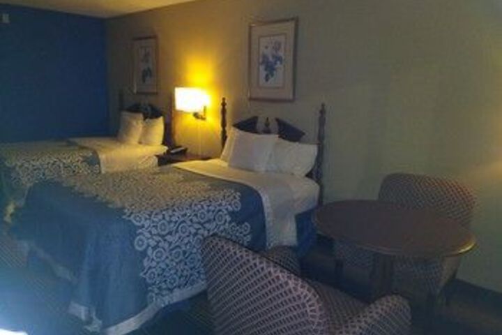 Room 16 of 46