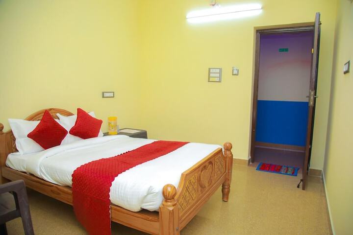 Room 5 of 15