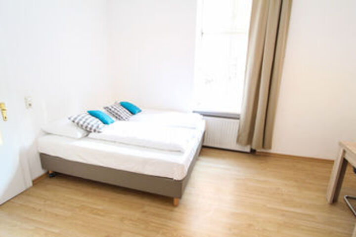 Room 20 of 33