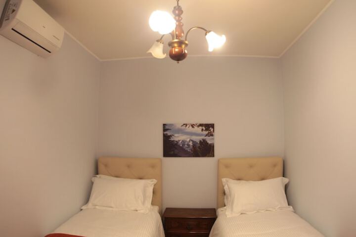 Room 9 of 10