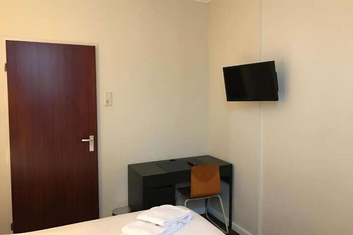Room 19 of 53