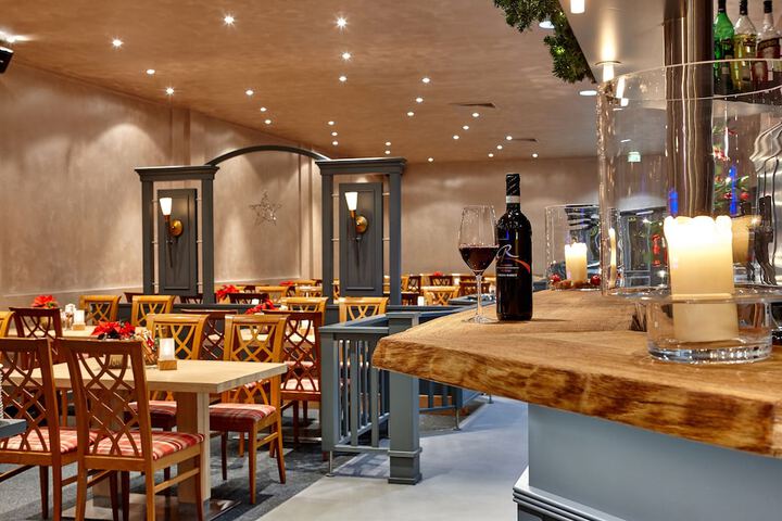 Dining Photos