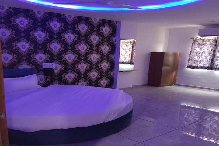 Room 13 of 17