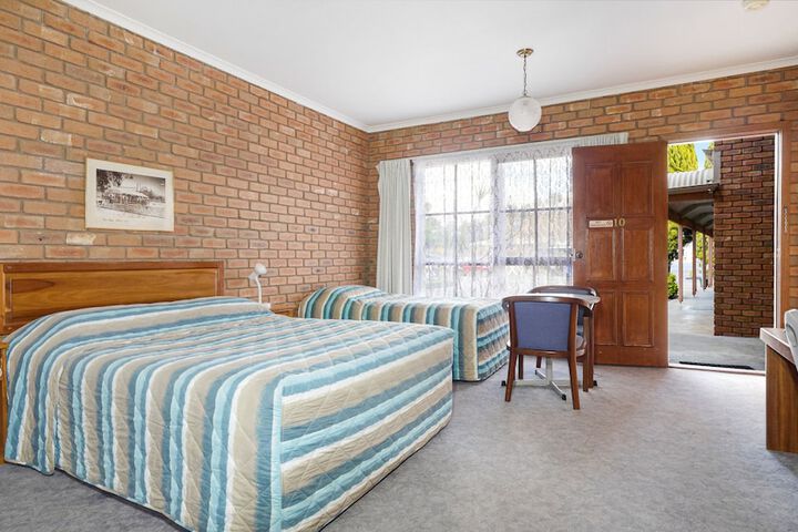 Room 4 of 29
