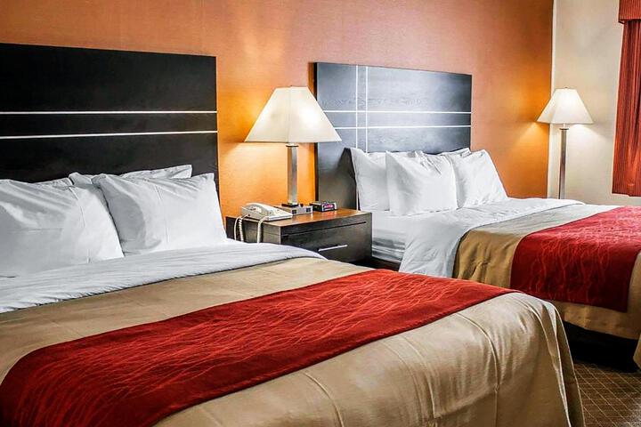 Queen Bed Accessible (6 of 6)
