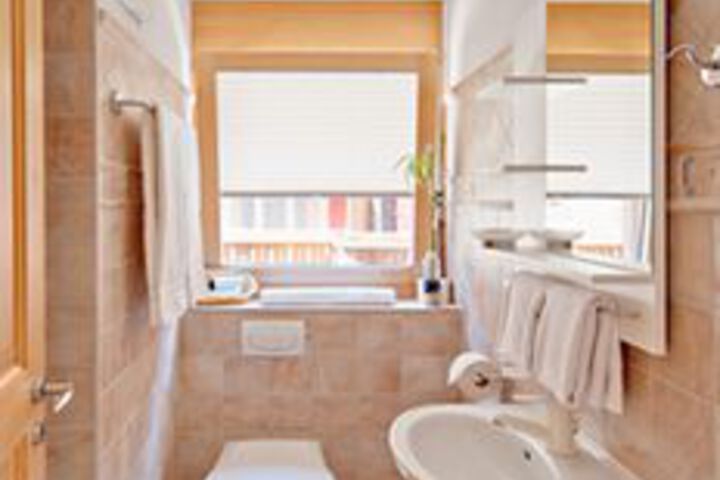 Room 2 of 26