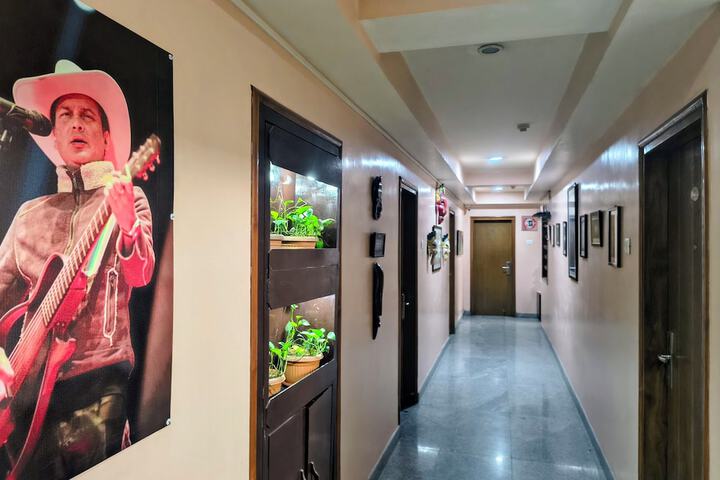 Guest Lobby