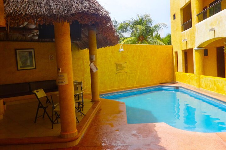 Hotel Pool