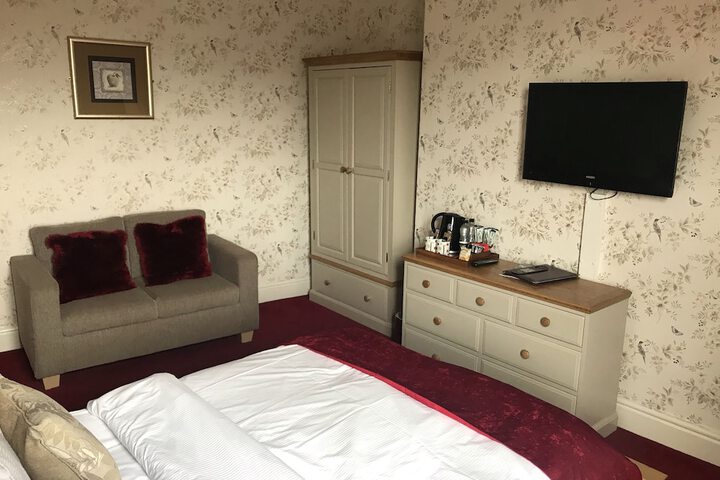 Room 7 of 80