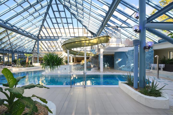 Pool 74 of 170