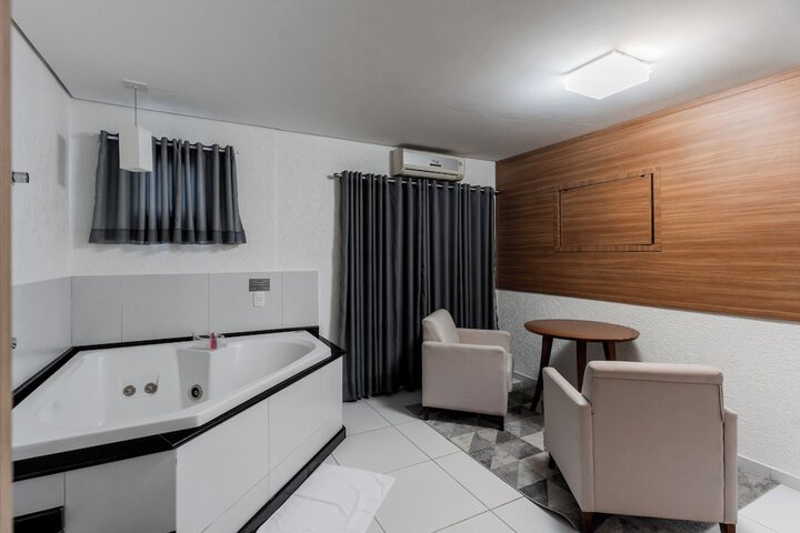 Room 28 of 45