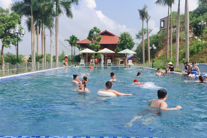 Pool 9 of 14