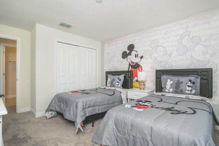 Room 5 of 24