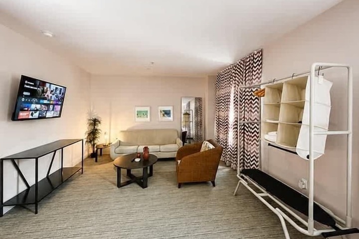 Room 28 of 36
