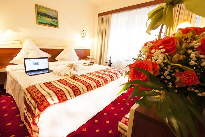 Room 3 of 34