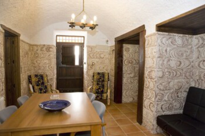 Room 12 of 27