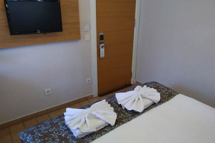 Room 28 of 123
