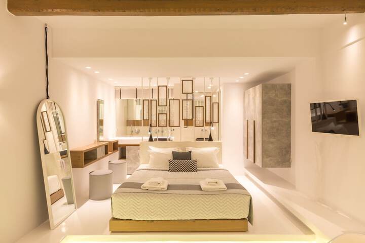 Room 3 of 211