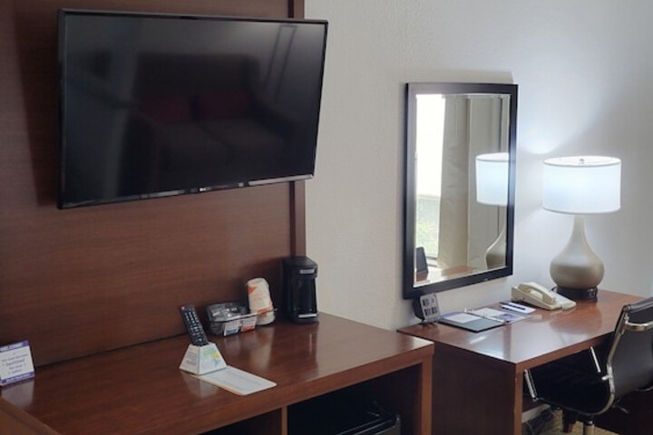 1 King Bed Suite (21 of 21)