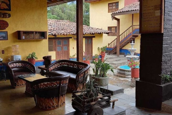 Exterior of Hotel Posada La Loma