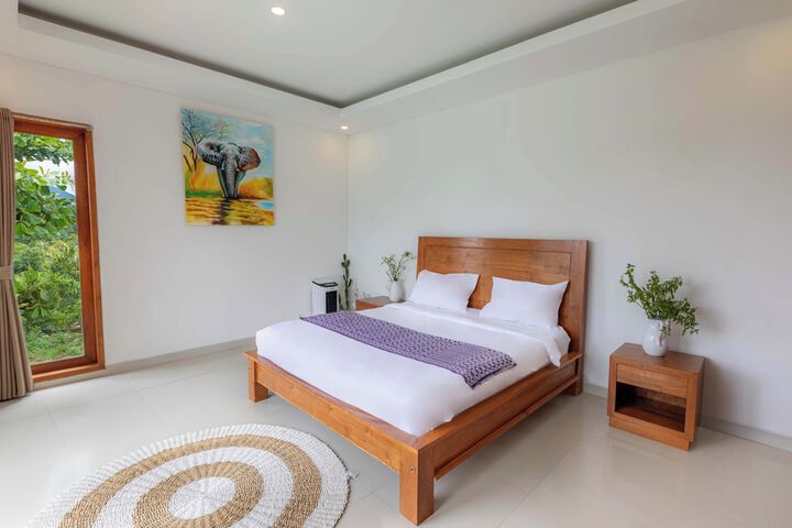 Room 4 of 36