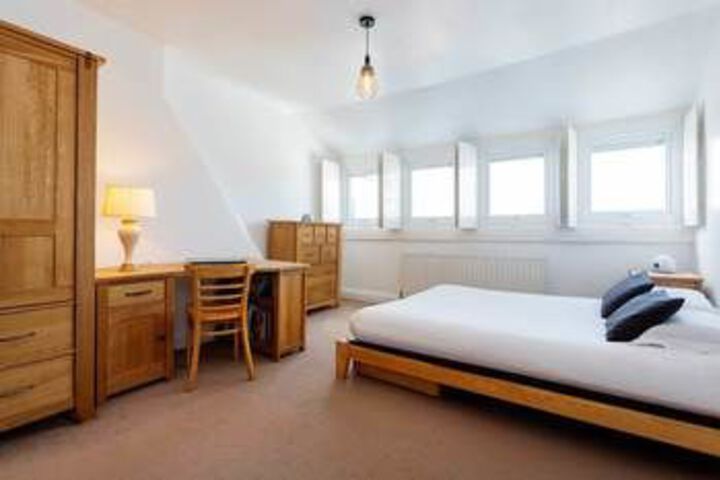 Room 11 of 26