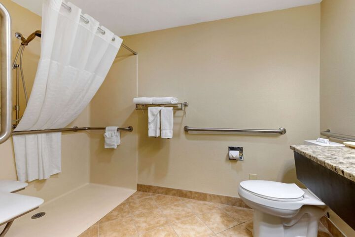 Standard Room, King or Two Doubles (9 of 11)