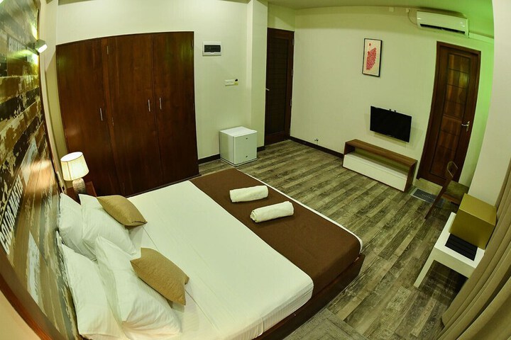 Room 34 of 171