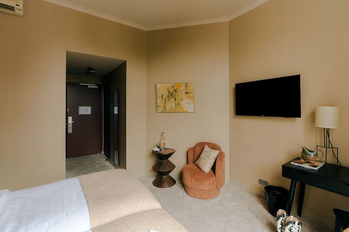 Room 8 of 49