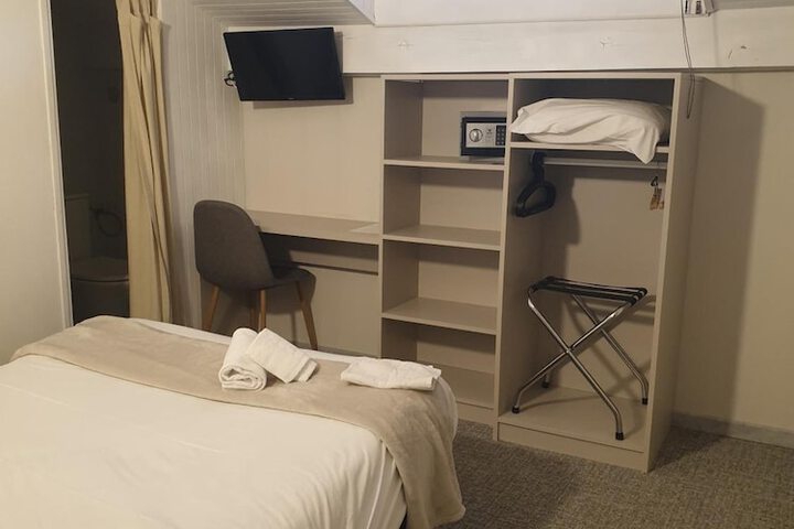 Room 16 of 43
