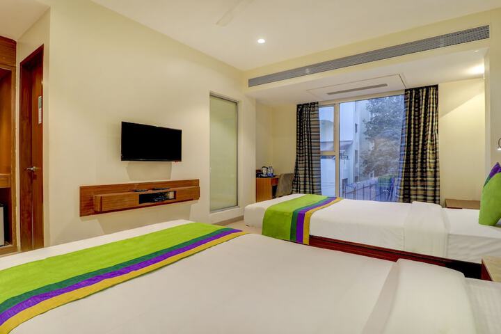 Room 7 of 40