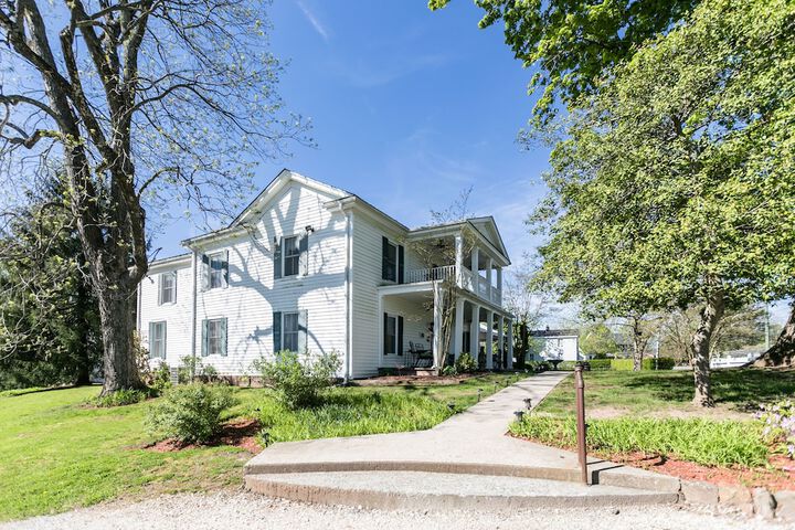 Property Grounds 76 of 96