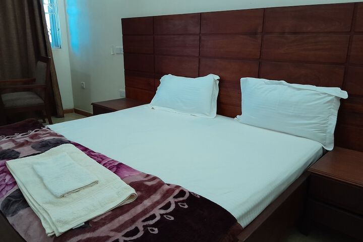 Room 9 of 19