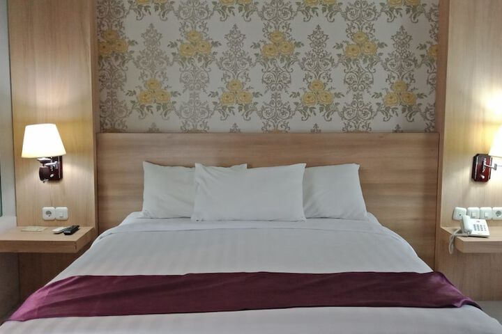 Room 9 of 20
