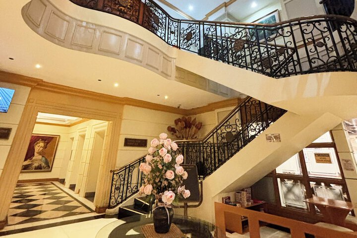 Hotel Lobby