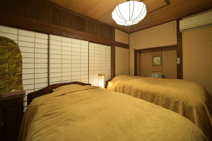 Room 8 of 73